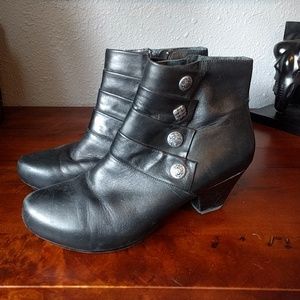 Western ankle boots